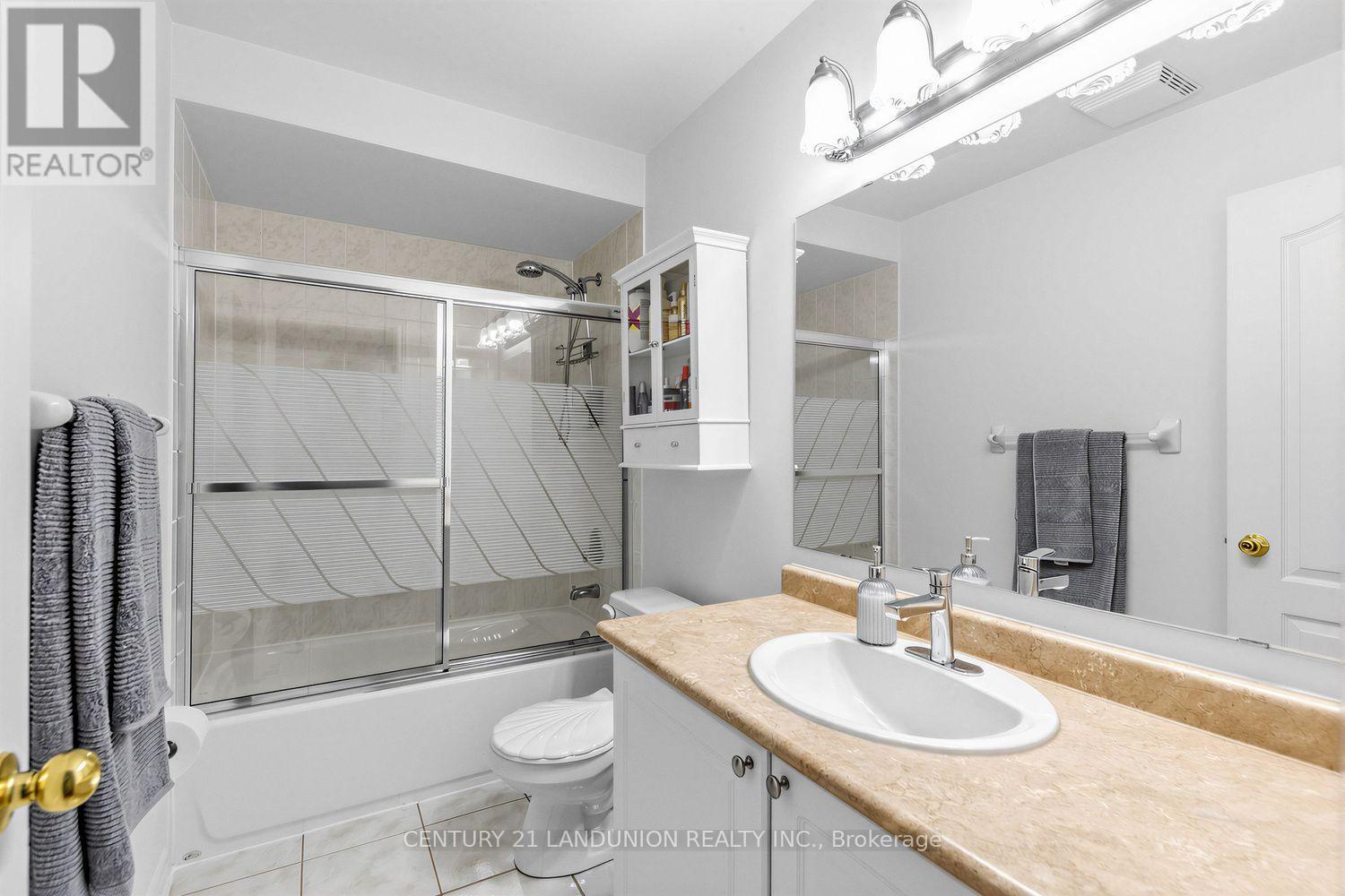 28 Herzberg Gardens, Toronto, Ontario  M3J 3P4 - Photo 23 - W13708990