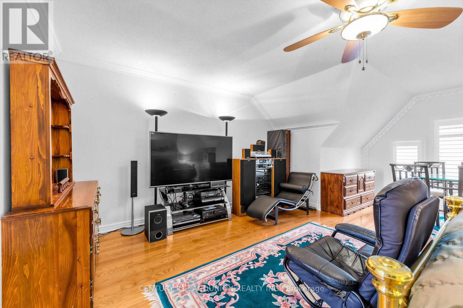 28 Herzberg Gardens, Toronto, Ontario  M3J 3P4 - Photo 24 - W13708990