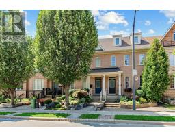 28 HERZBERG GARDENS, Toronto, Ontario