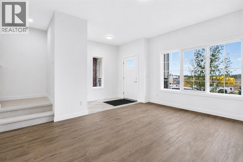 9739 Huxbury Drive Ne, Calgary, Alberta  T2A 8C2 - Photo 4 - A2339909