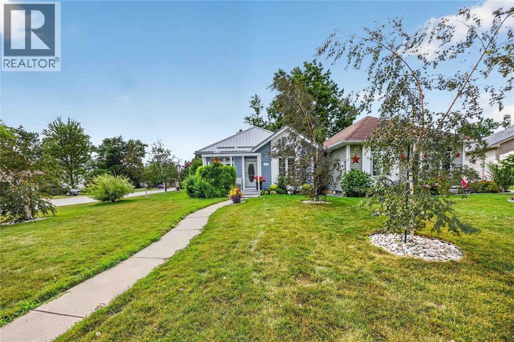 316 JACS COURT Petrolia Ontario Canada N0N1R0 5