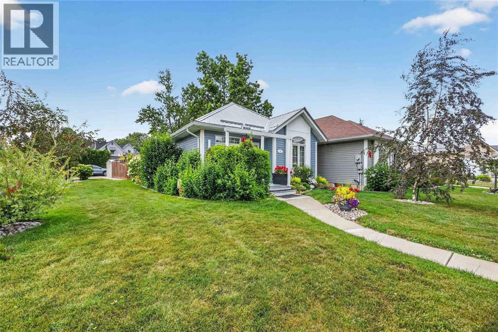 316 JACS COURT Petrolia Ontario Canada N0N1R0 2