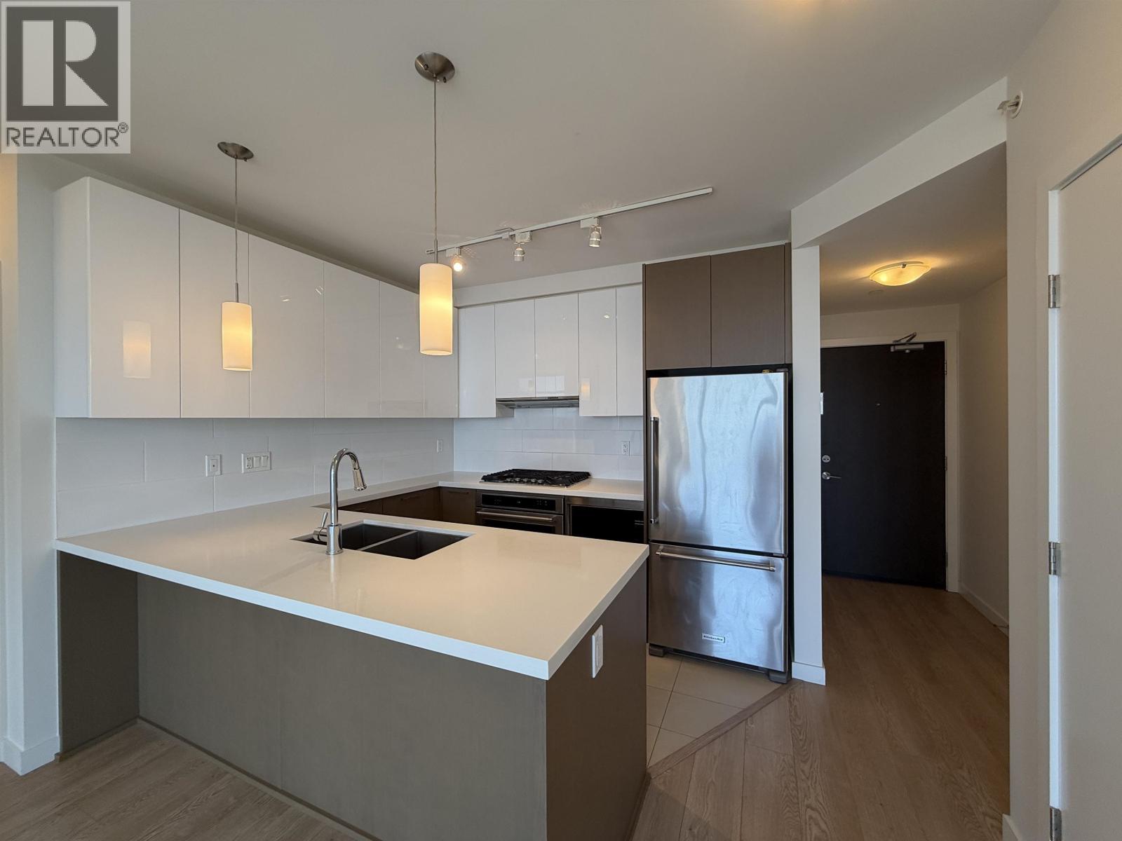 2605 3080 Lincoln Avenue, Coquitlam, British Columbia  V3B 0L9 - Photo 2 - R3142721
