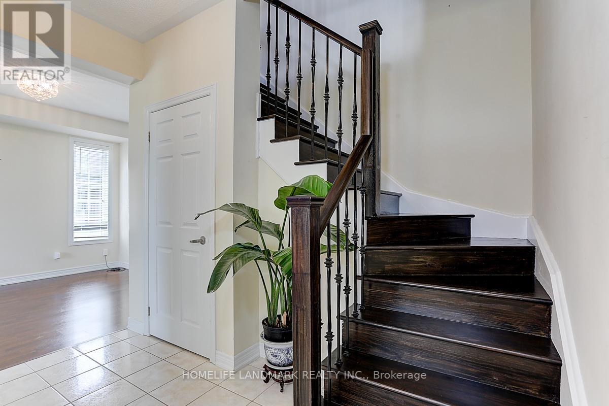 10 Paper Birch Drive, Markham, Ontario  L6B 0T4 - Photo 3 - N13709026