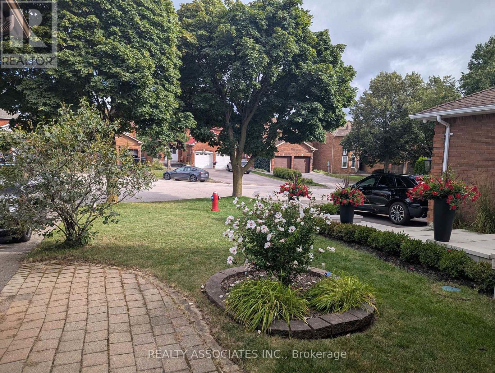 3279 Charlebrook Court, Mississauga, Ontario  L5L 5B4 - Photo 17 - W13709004