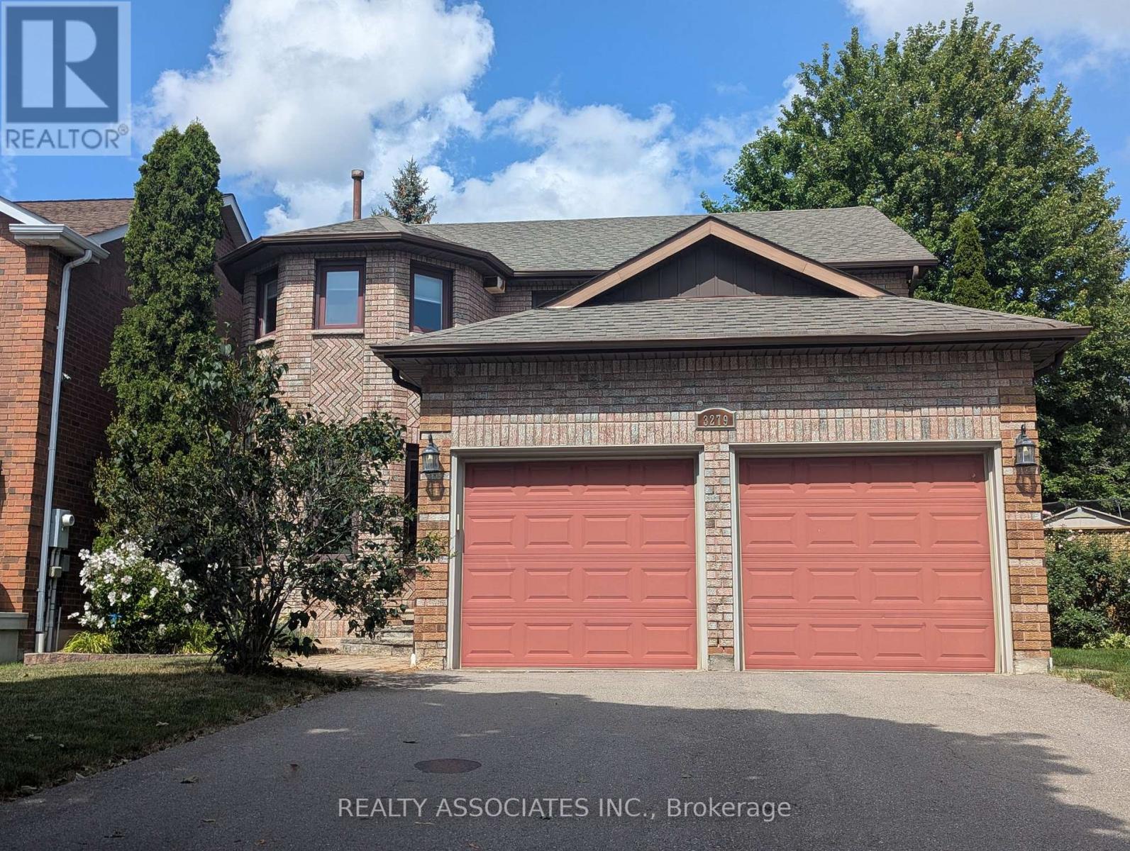 3279 Charlebrook Court, Mississauga, Ontario  L5L 5B4 - Photo 2 - W13709004