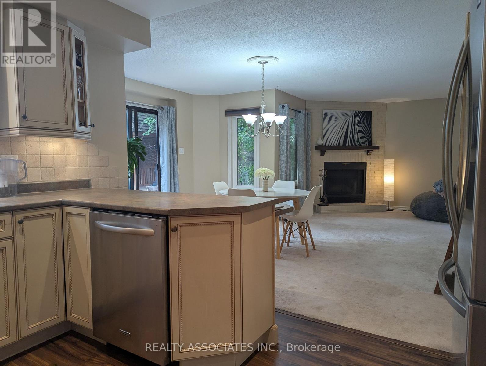 3279 Charlebrook Court, Mississauga, Ontario  L5L 5B4 - Photo 21 - W13709004
