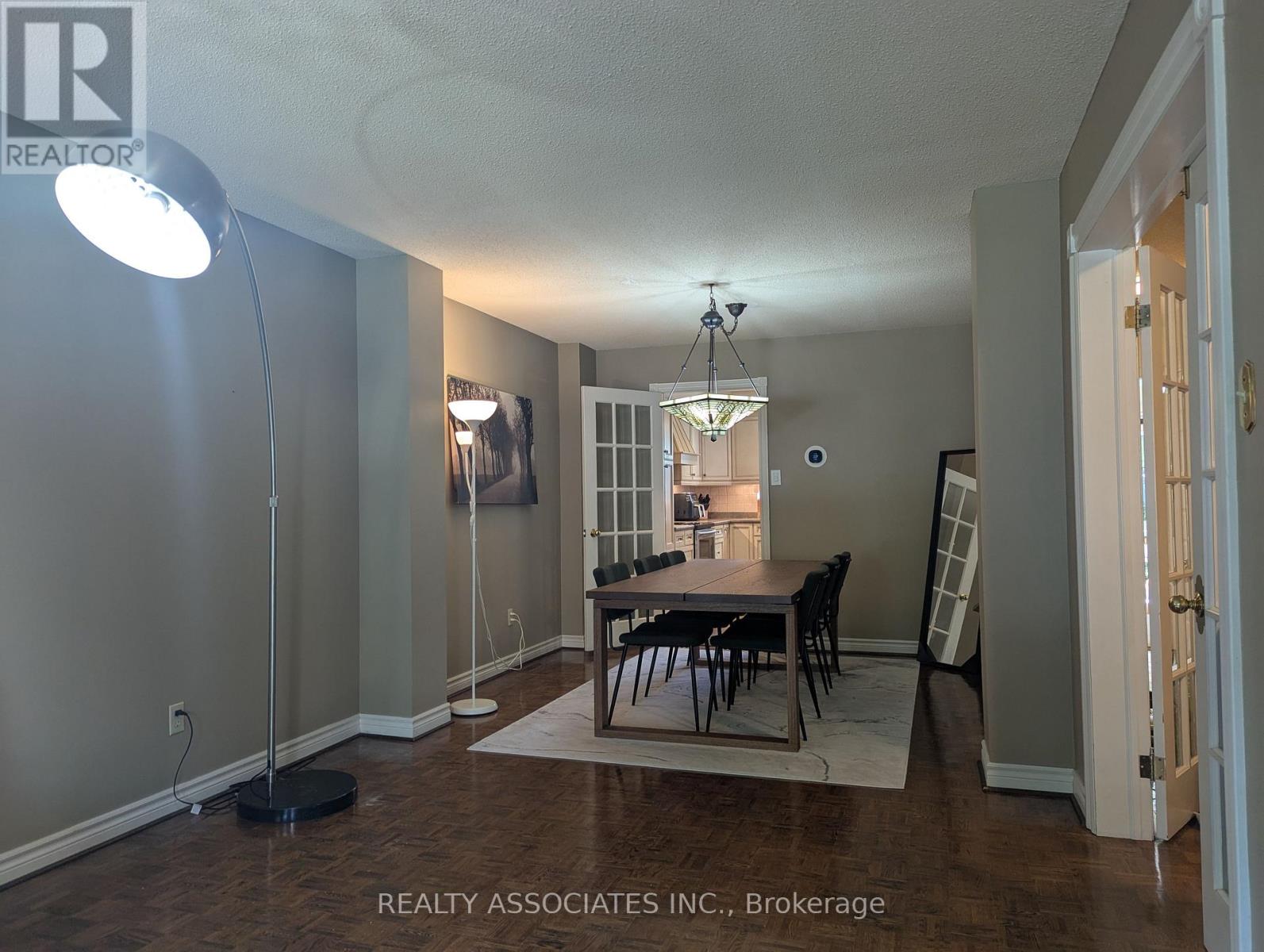 3279 Charlebrook Court, Mississauga, Ontario  L5L 5B4 - Photo 22 - W13709004