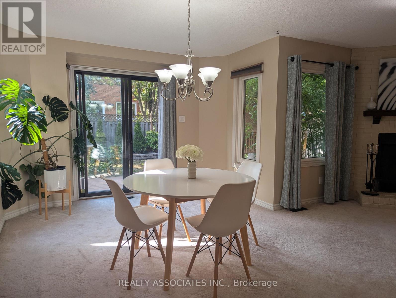 3279 Charlebrook Court, Mississauga, Ontario  L5L 5B4 - Photo 23 - W13709004