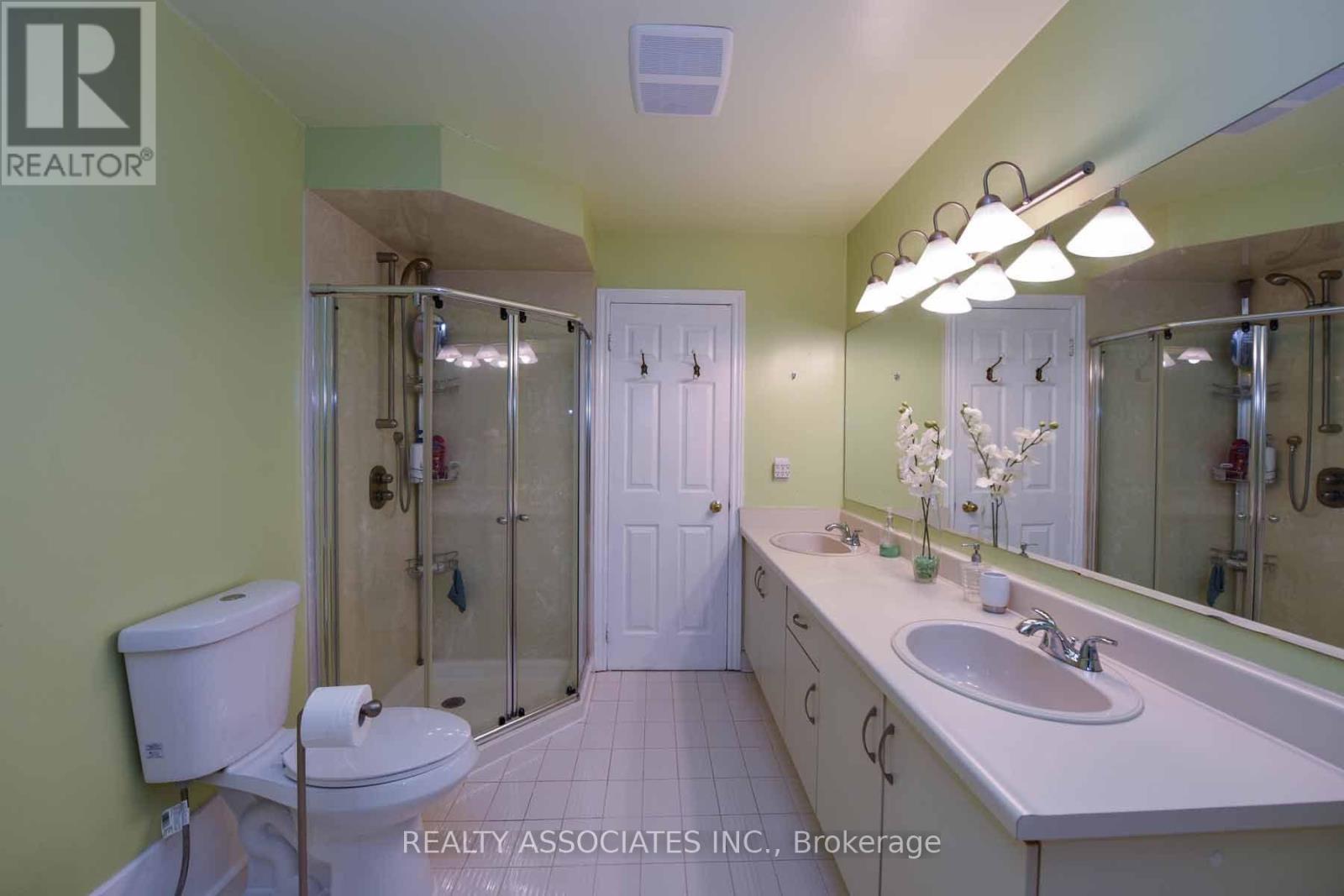 3279 Charlebrook Court, Mississauga, Ontario  L5L 5B4 - Photo 28 - W13709004