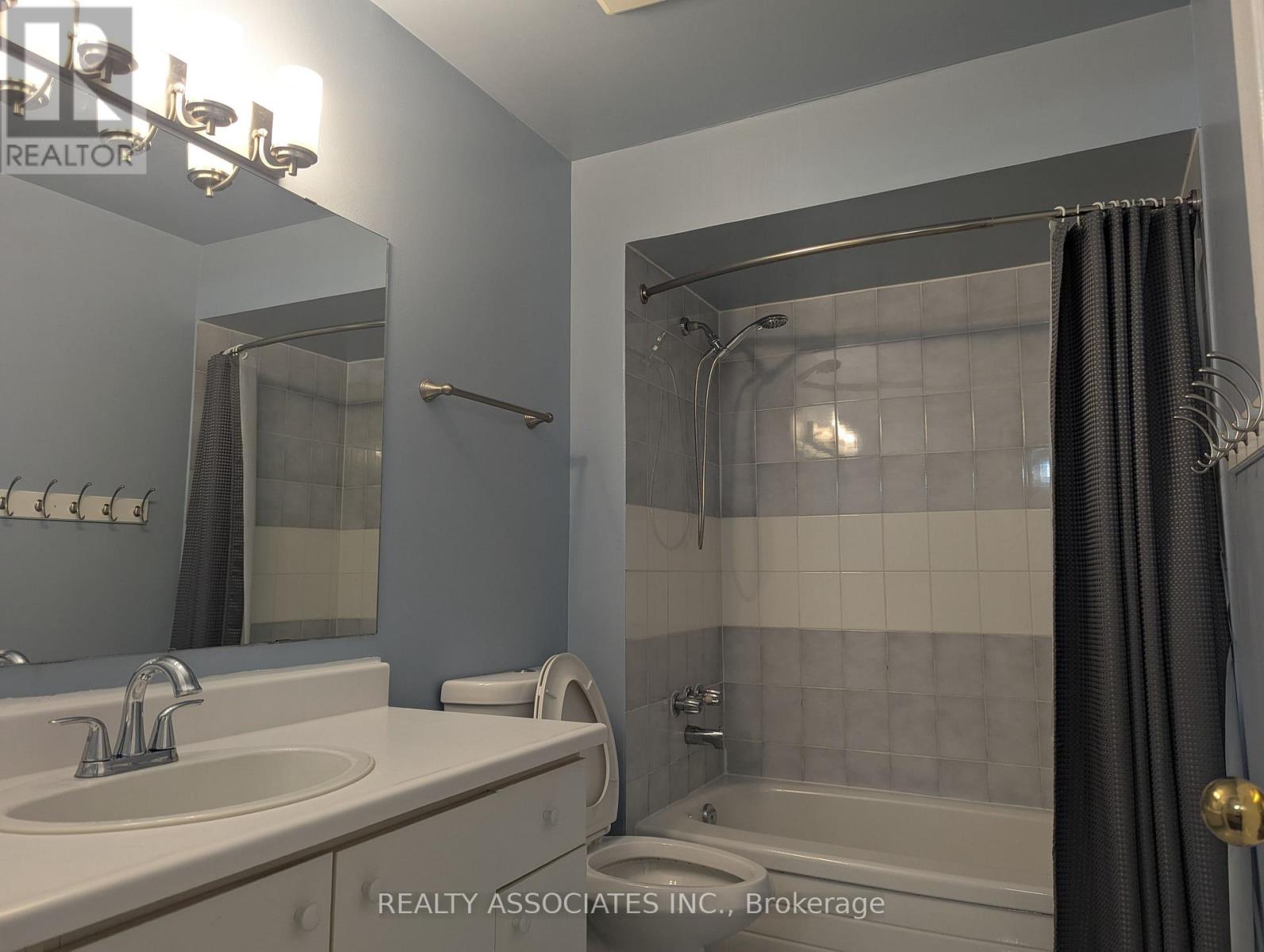 3279 Charlebrook Court, Mississauga, Ontario  L5L 5B4 - Photo 29 - W13709004