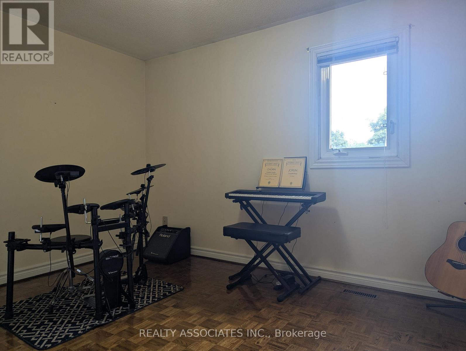 3279 Charlebrook Court, Mississauga, Ontario  L5L 5B4 - Photo 31 - W13709004