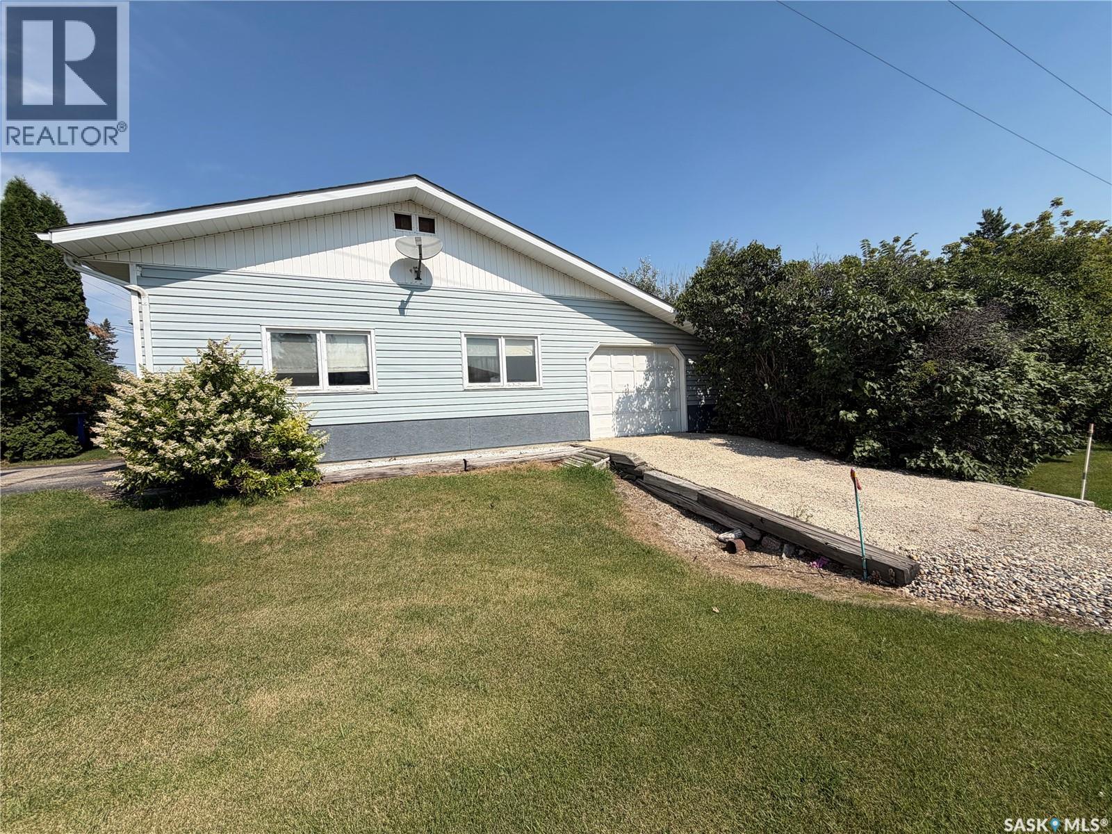 304 Broad Street N, Langenburg, Saskatchewan S0A 2A0 - Photo 8 - SK046544