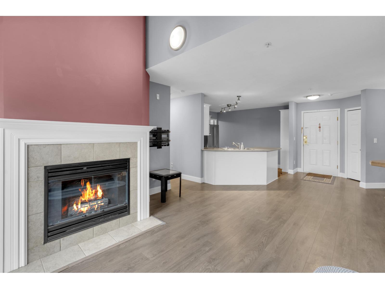 402 12125 75a Avenue, Surrey, British Columbia  V3W 1B9 - Photo 4 - R3157936
