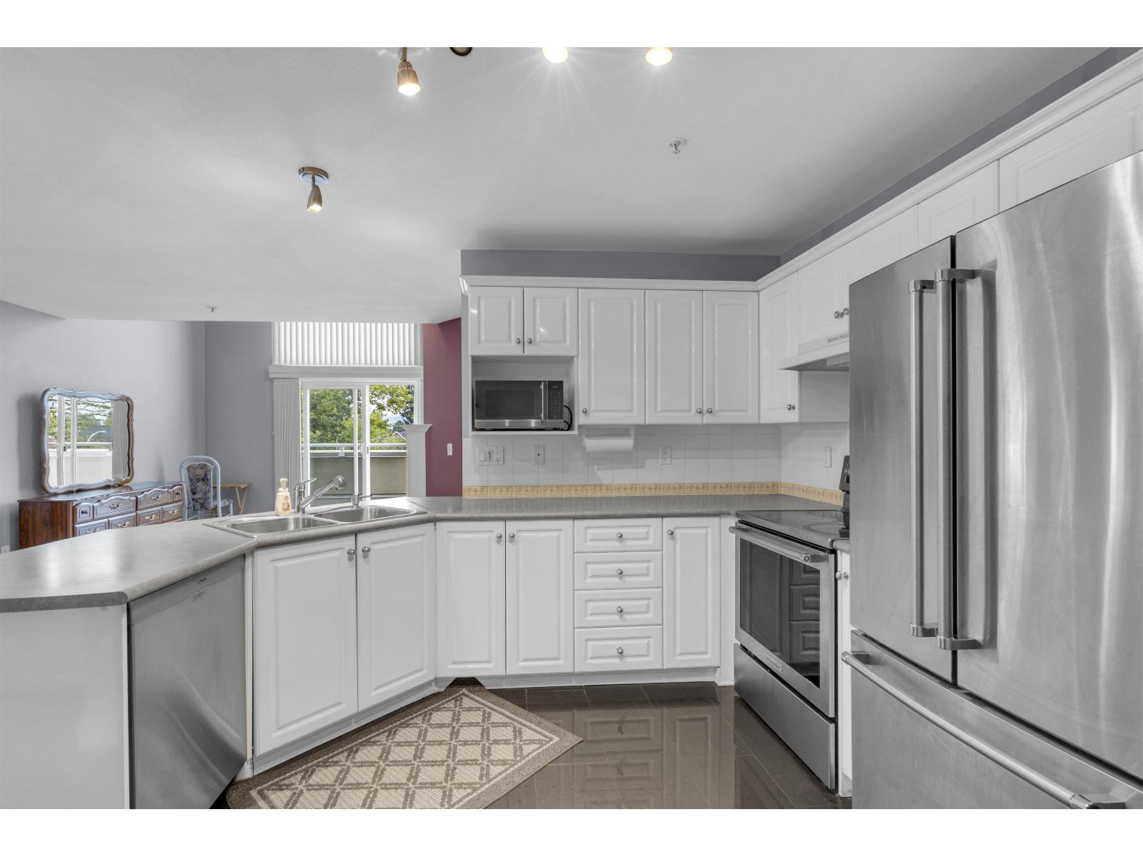 402 12125 75a Avenue, Surrey, British Columbia  V3W 1B9 - Photo 13 - R3157936