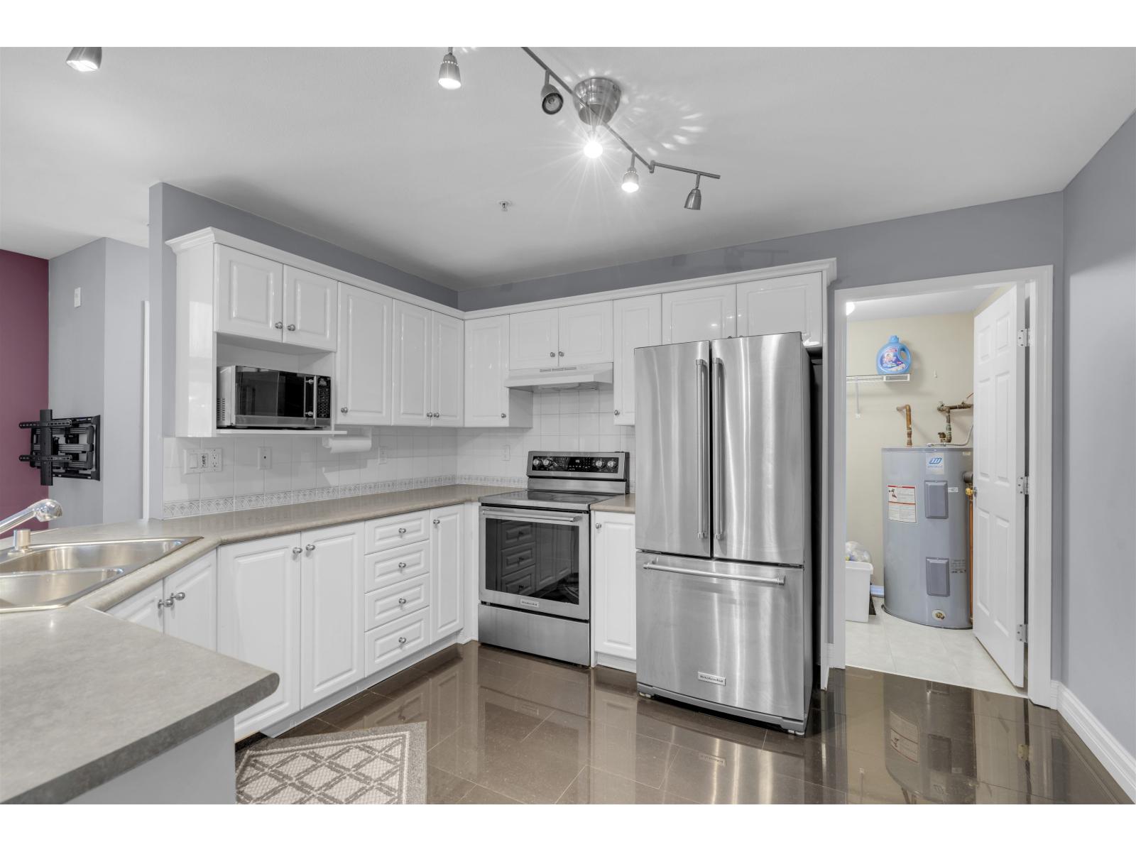 402 12125 75a Avenue, Surrey, British Columbia  V3W 1B9 - Photo 14 - R3157936