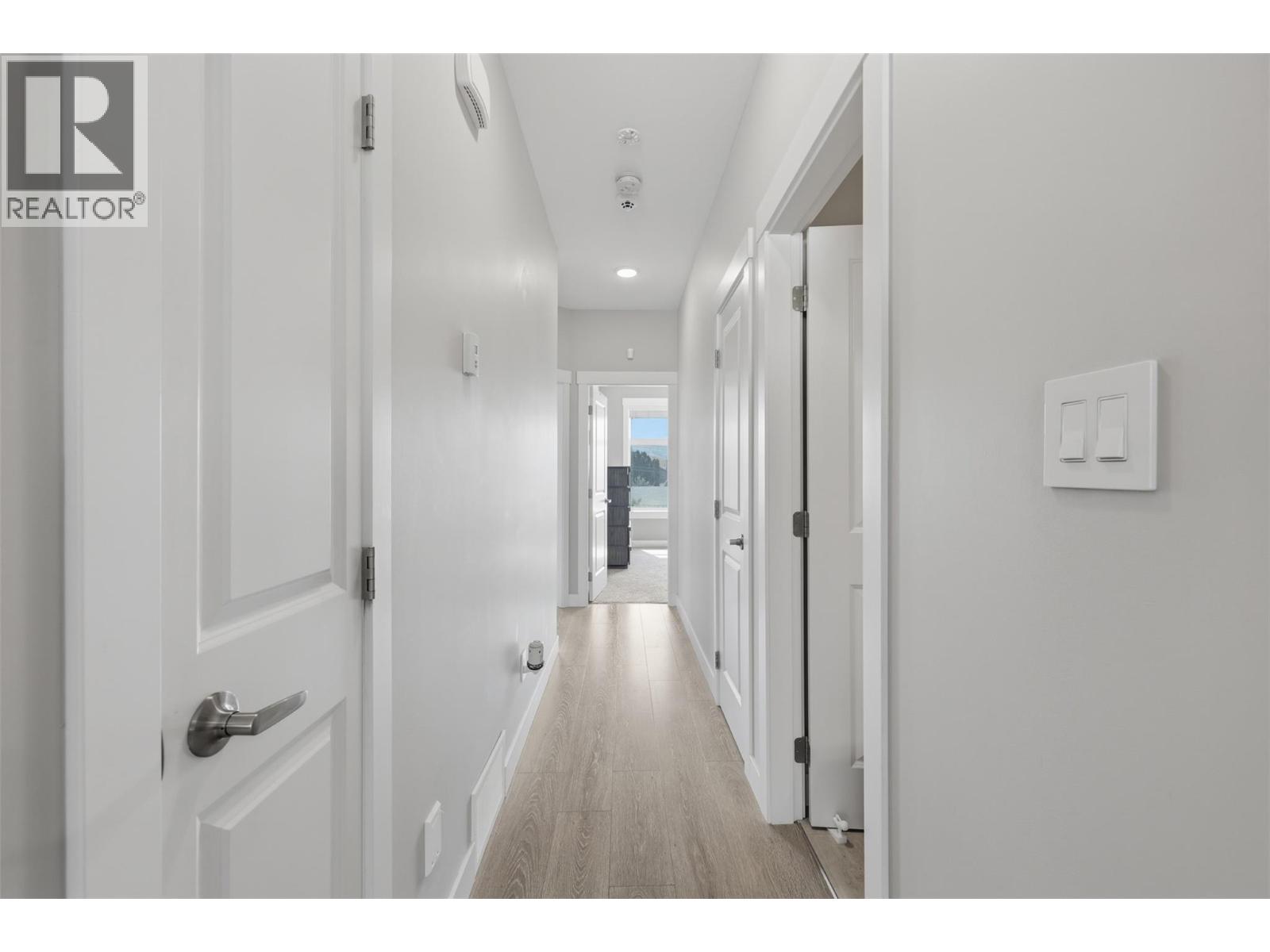 2352 Bossert Avenue, Kamloops, British Columbia  V2B 4V6 - Photo 12 - 10395196
