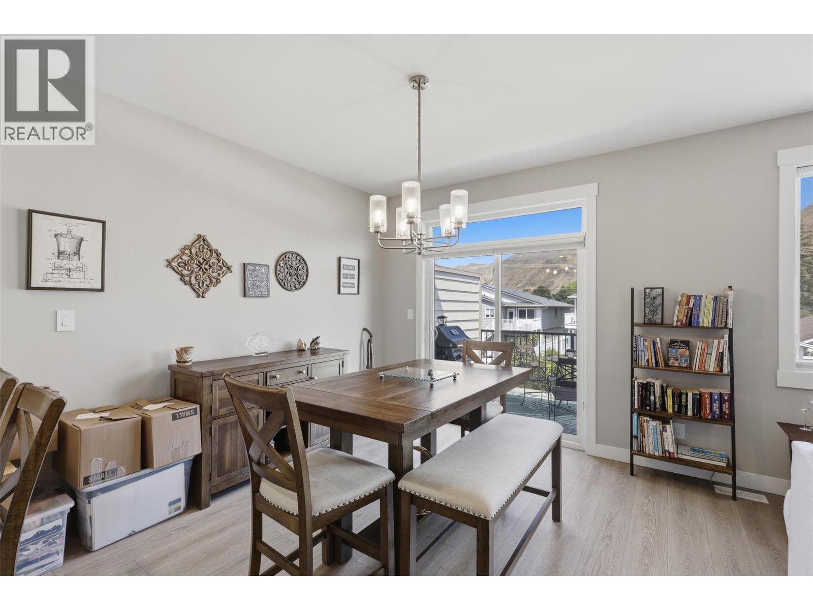 2352 Bossert Avenue, Kamloops, British Columbia  V2B 4V6 - Photo 5 - 10395196