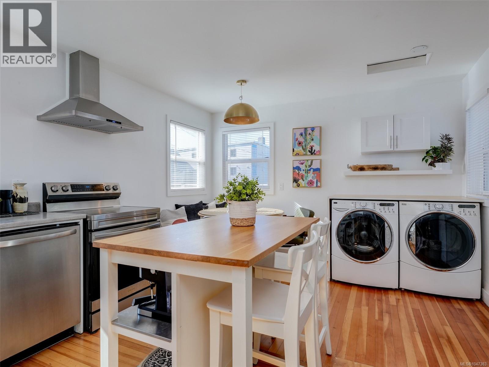 15 Pilot St, Victoria, British Columbia  V8V 2A5 - Photo 10 - 1047383