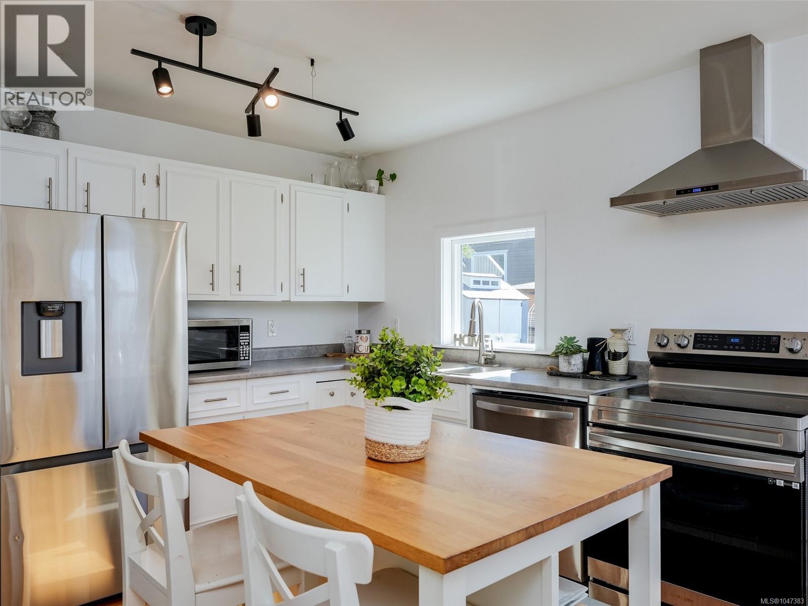 15 Pilot St, Victoria, British Columbia  V8V 2A5 - Photo 8 - 1047383