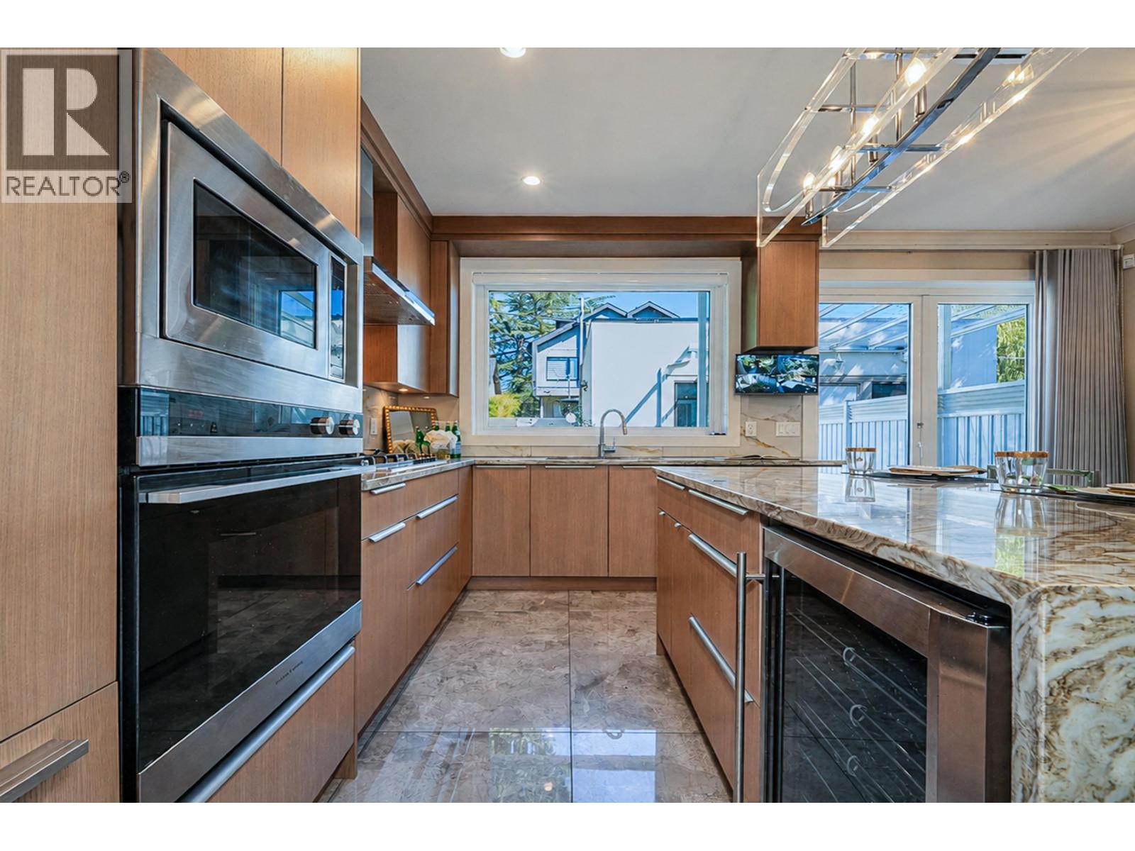 6576 Yew Street, Vancouver, British Columbia  V6P 5V9 - Photo 7 - R3156763