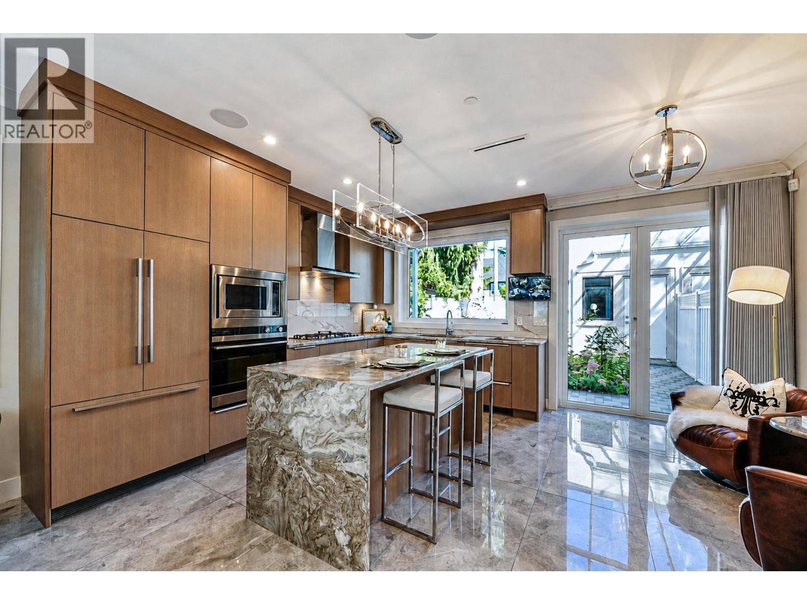 6576 Yew Street, Vancouver, British Columbia  V6P 5V9 - Photo 8 - R3156763