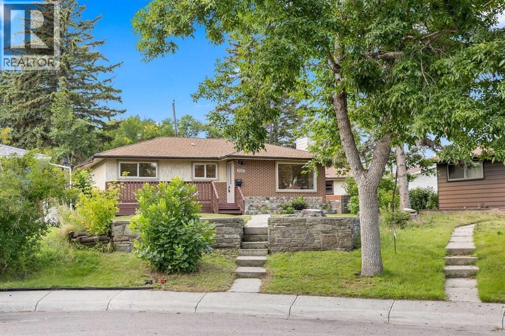 2007 Cottonwood Crescent SE, Calgary, Alberta