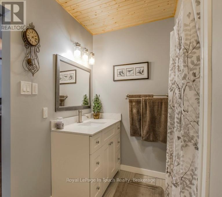 36 Meadows Avenue, Tay, Ontario  L0K 2C0 - Photo 12 - S13115790