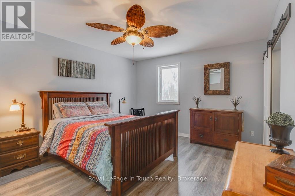 36 Meadows Avenue, Tay, Ontario  L0K 2C0 - Photo 11 - S13115790