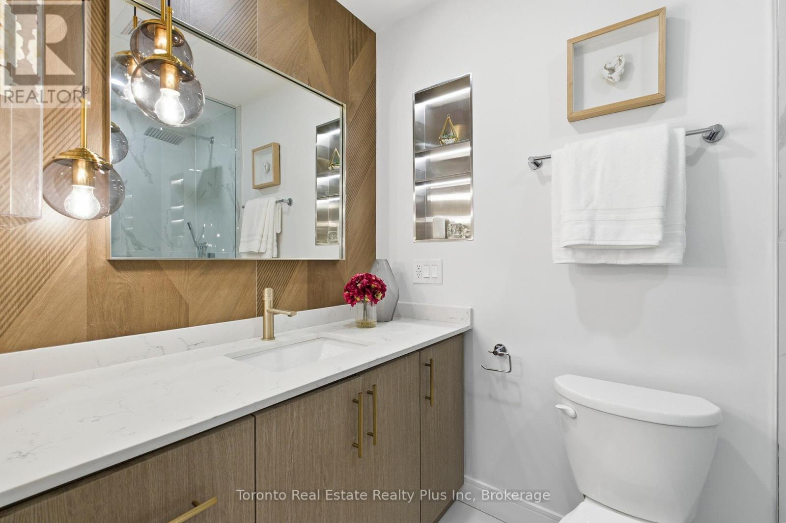 3 Blithfield Avenue, Toronto, Ontario  M2K 1X9 - Photo 4 - C13535512