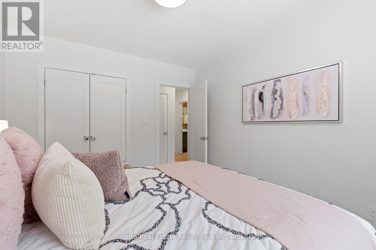 3 Blithfield Avenue, Toronto, Ontario  M2K 1X9 - Photo 7 - C13535512