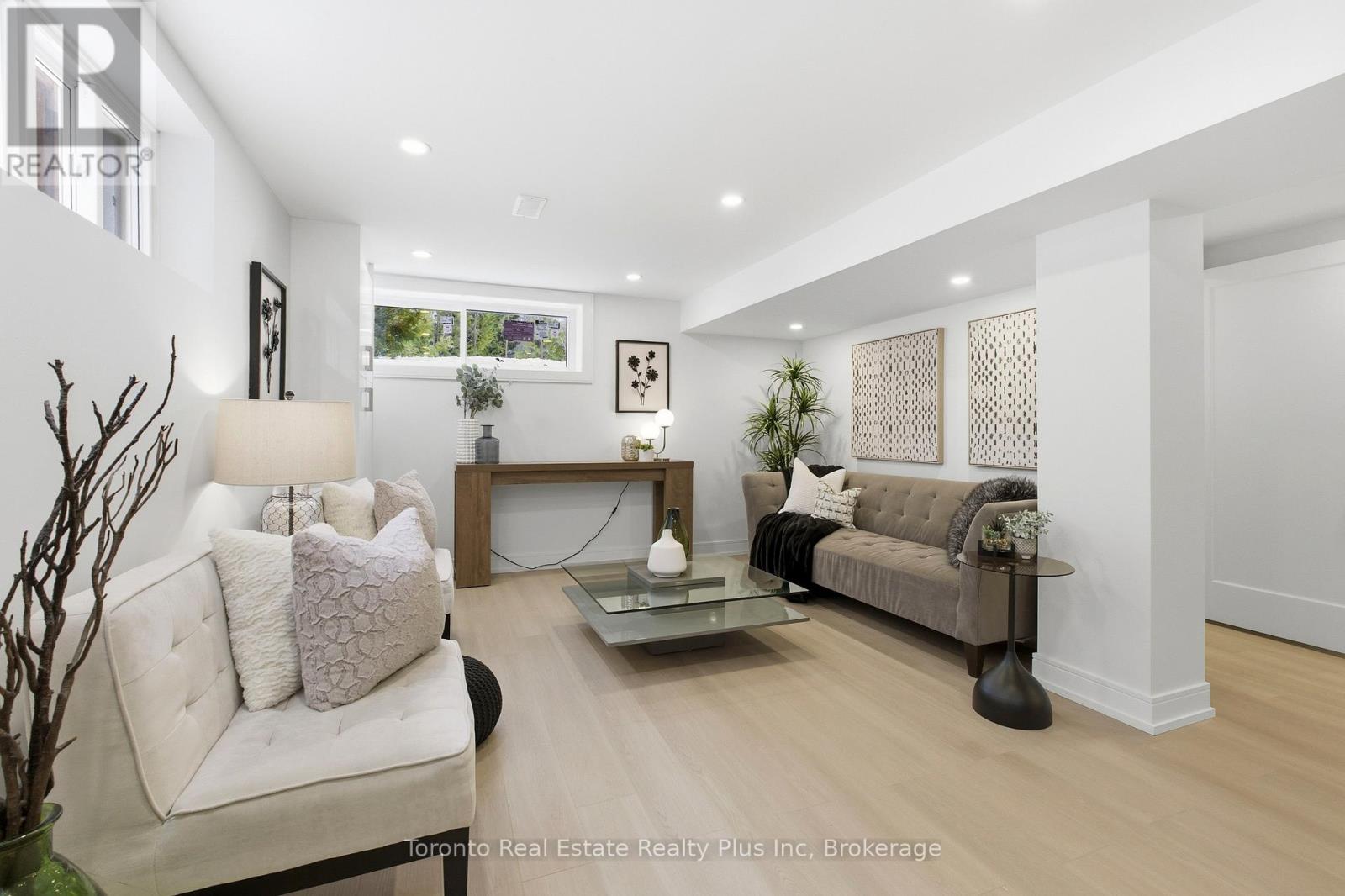 3 Blithfield Avenue, Toronto, Ontario  M2K 1X9 - Photo 9 - C13535512