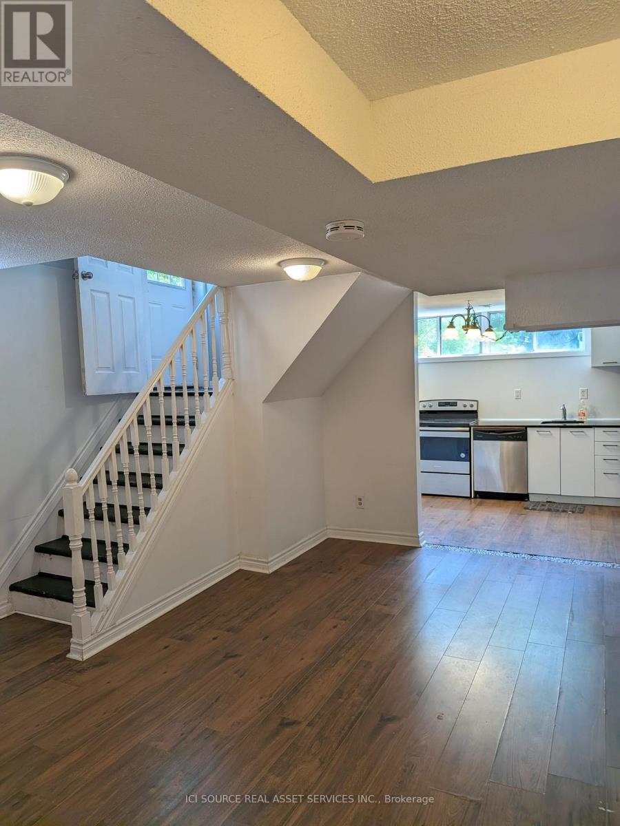 LOWER - 61 DARLINGSIDE DRIVE, Toronto, Ontario