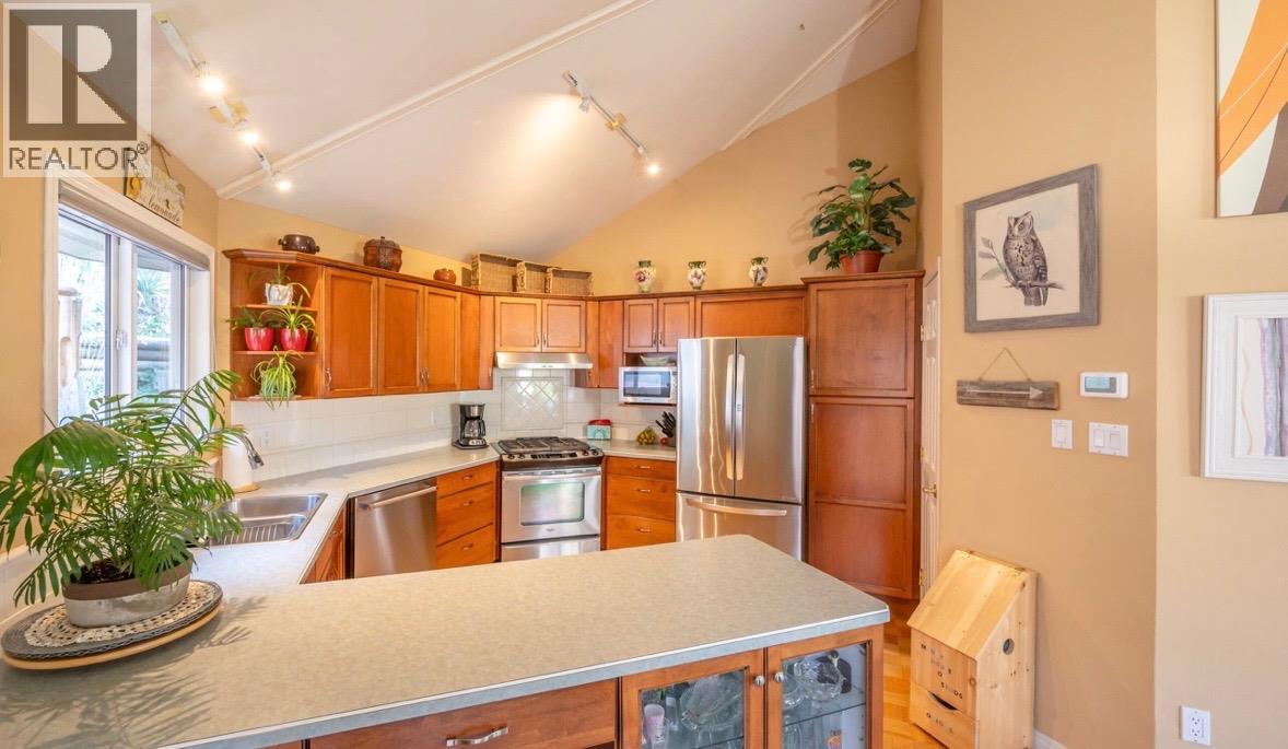 4744 Lakeside Road, Penticton, British Columbia  V2A 8W6 - Photo 19 - 10398714