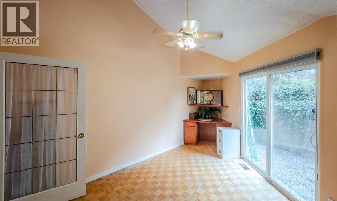 4744 Lakeside Road, Penticton, British Columbia  V2A 8W6 - Photo 38 - 10398714