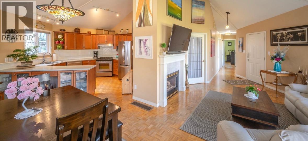 4744 Lakeside Road, Penticton, British Columbia  V2A 8W6 - Photo 13 - 10398714