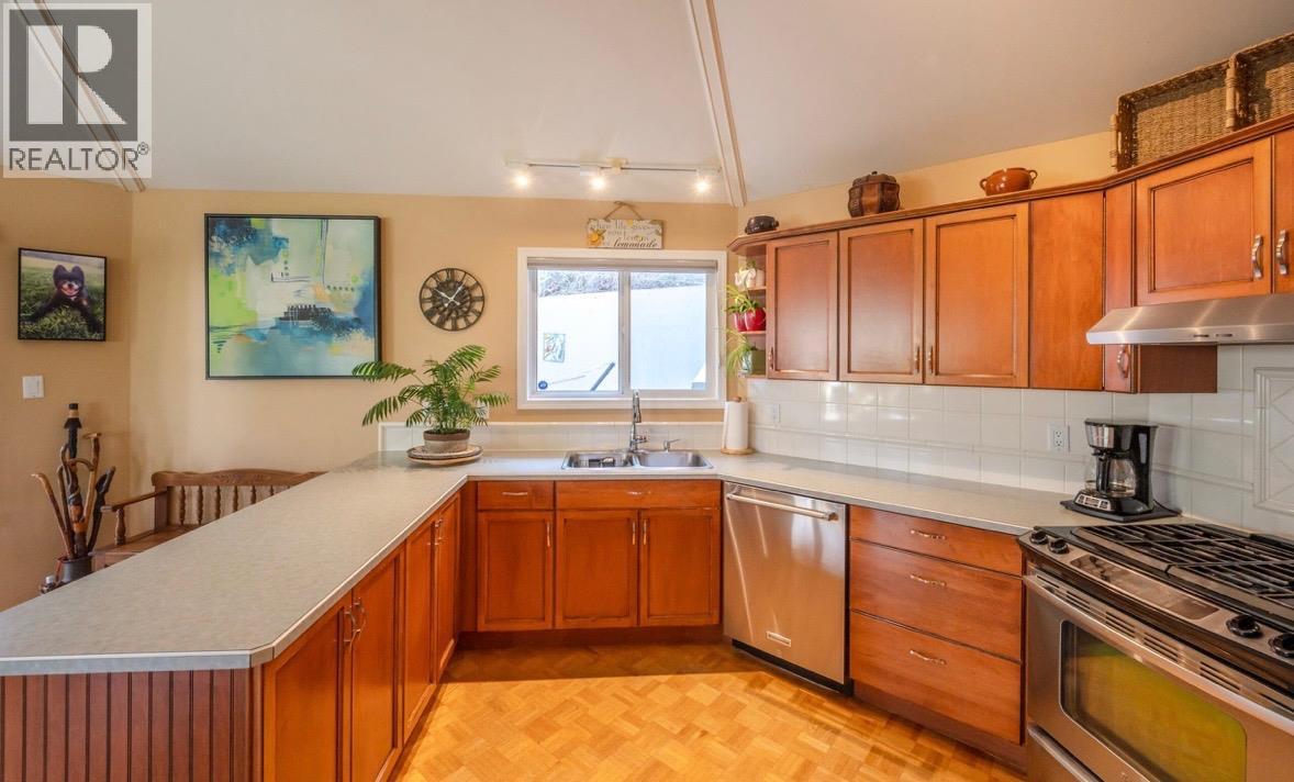 4744 Lakeside Road, Penticton, British Columbia  V2A 8W6 - Photo 21 - 10398714