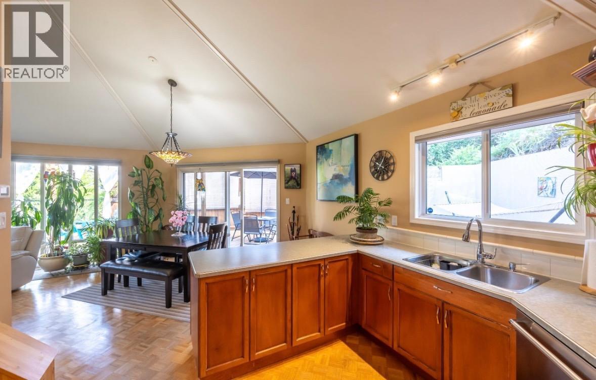 4744 Lakeside Road, Penticton, British Columbia  V2A 8W6 - Photo 22 - 10398714