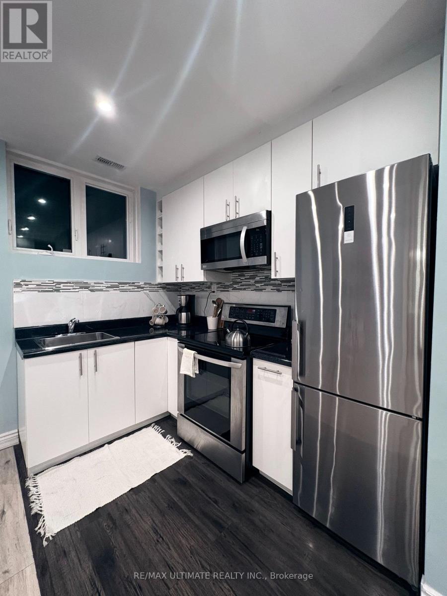2 Lower - 1166 Glengrove Avenue W, Toronto, Ontario  M6B 2K4 - Photo 3 - W13706404