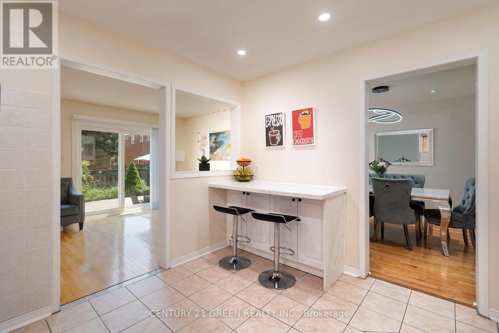 5806 Mersey Street, Mississauga, Ontario  L5V 1V9 - Photo 12 - W13709048