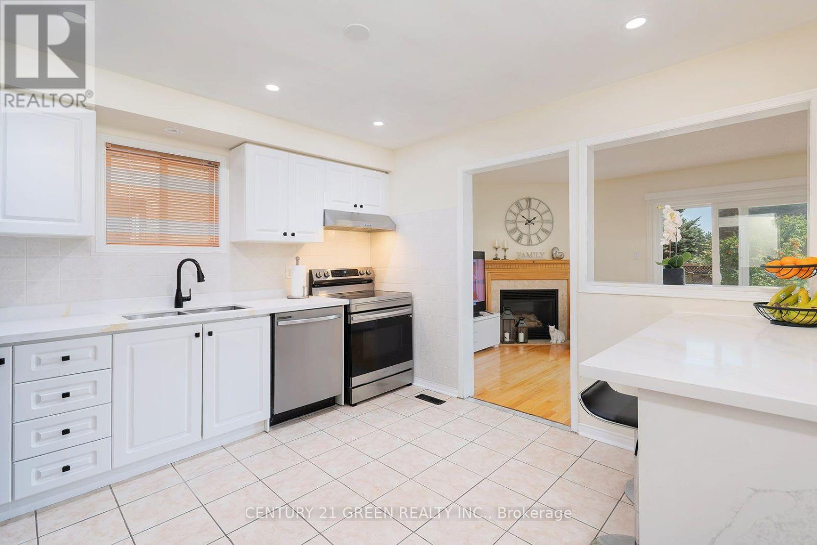 5806 Mersey Street, Mississauga, Ontario  L5V 1V9 - Photo 13 - W13709048