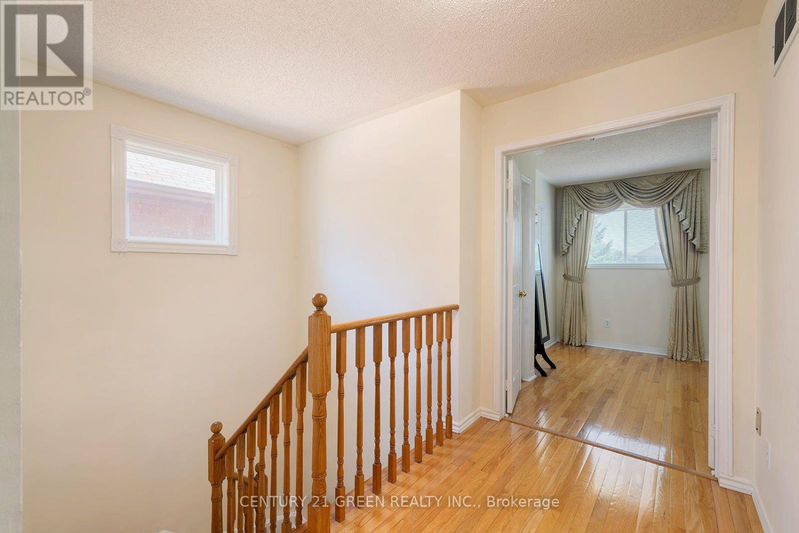 5806 Mersey Street, Mississauga, Ontario  L5V 1V9 - Photo 14 - W13709048