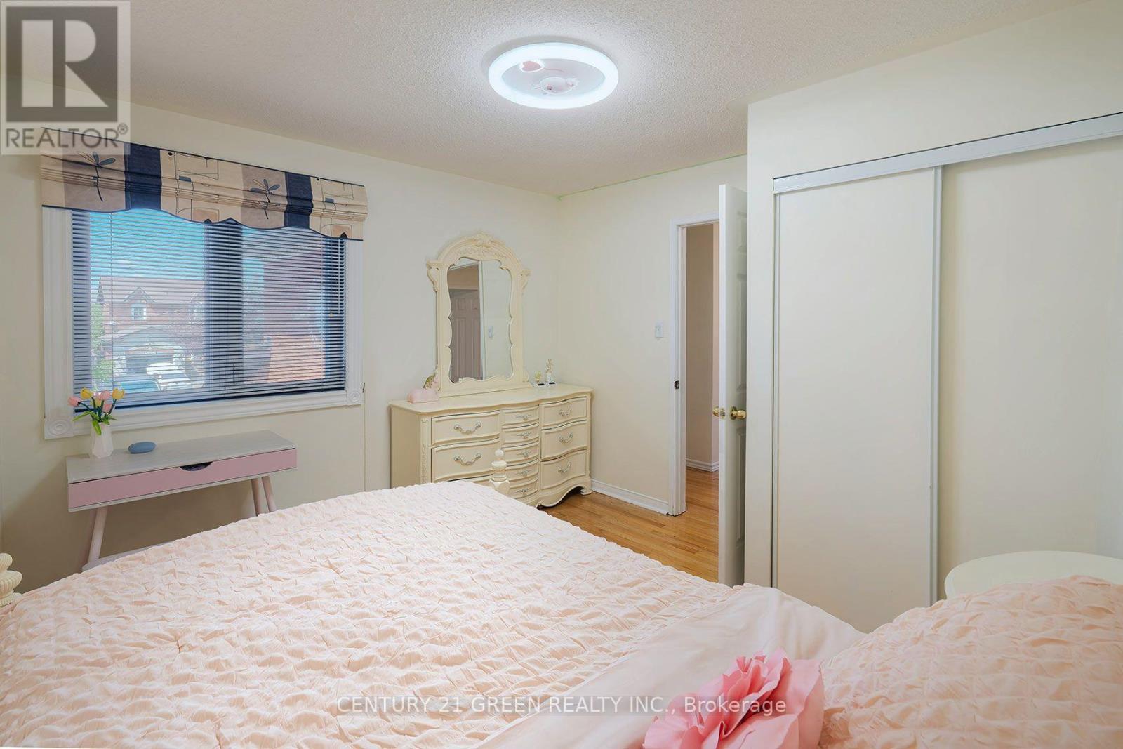5806 Mersey Street, Mississauga, Ontario  L5V 1V9 - Photo 19 - W13709048