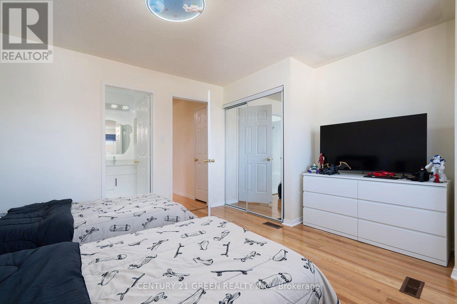 5806 Mersey Street, Mississauga, Ontario  L5V 1V9 - Photo 21 - W13709048