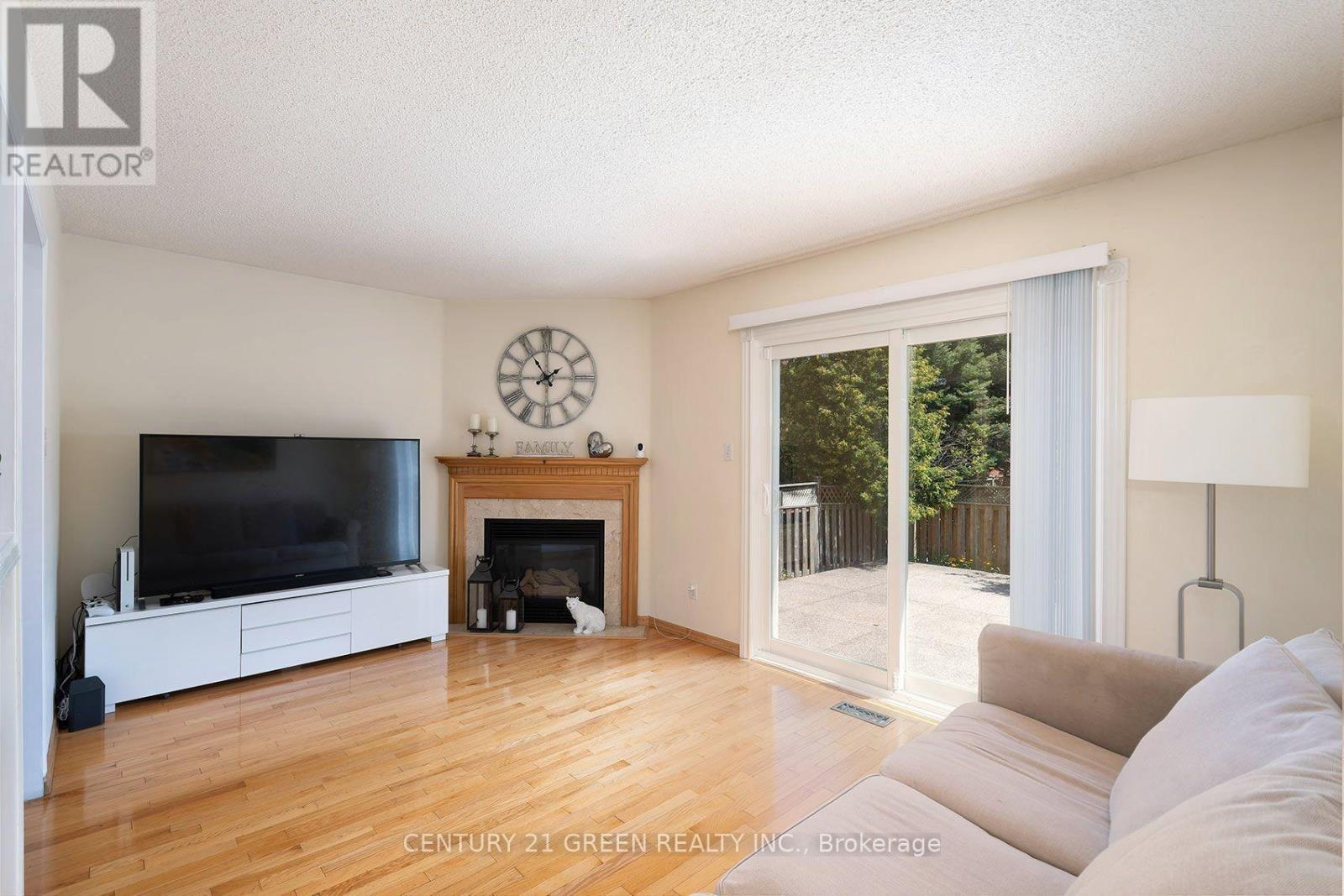 5806 Mersey Street, Mississauga, Ontario  L5V 1V9 - Photo 7 - W13709048
