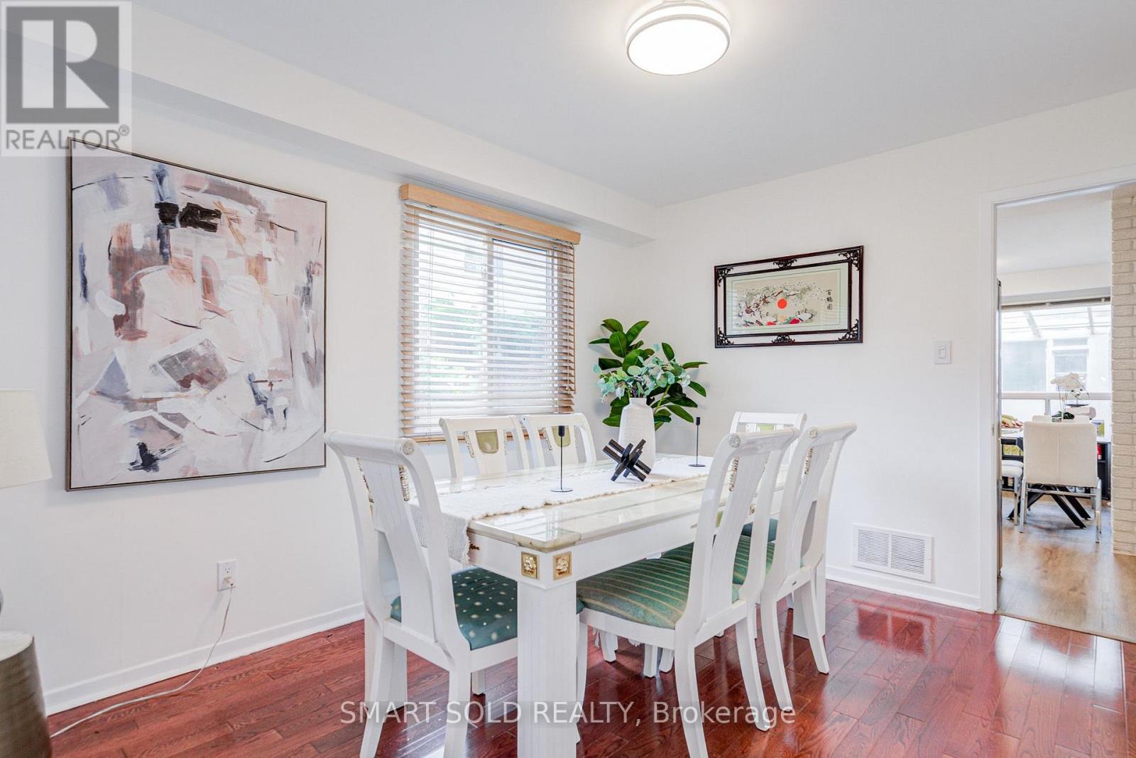857 Messenger Meadow Drive, Mississauga, Ontario  L5C 3T1 - Photo 10 - W13709054