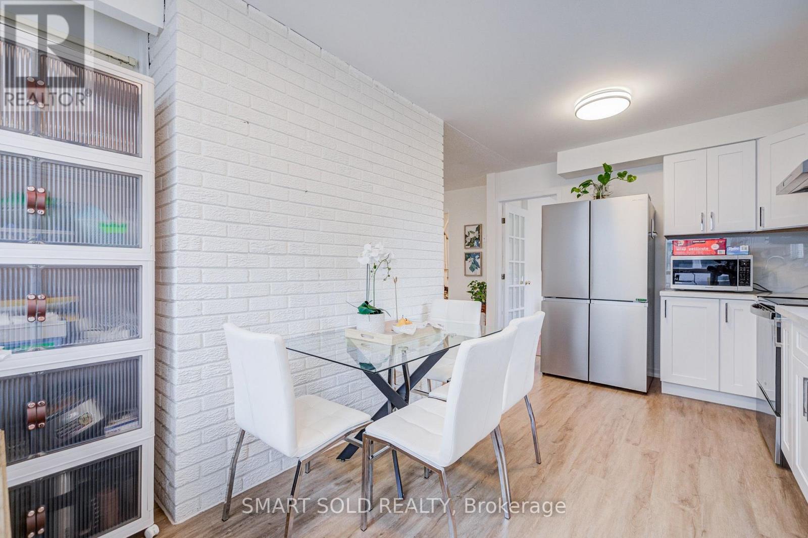 857 Messenger Meadow Drive, Mississauga, Ontario  L5C 3T1 - Photo 16 - W13709054