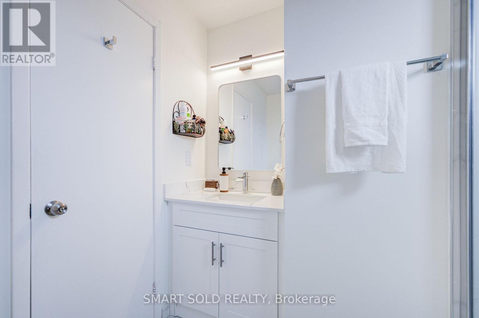 857 Messenger Meadow Drive, Mississauga, Ontario  L5C 3T1 - Photo 27 - W13709054