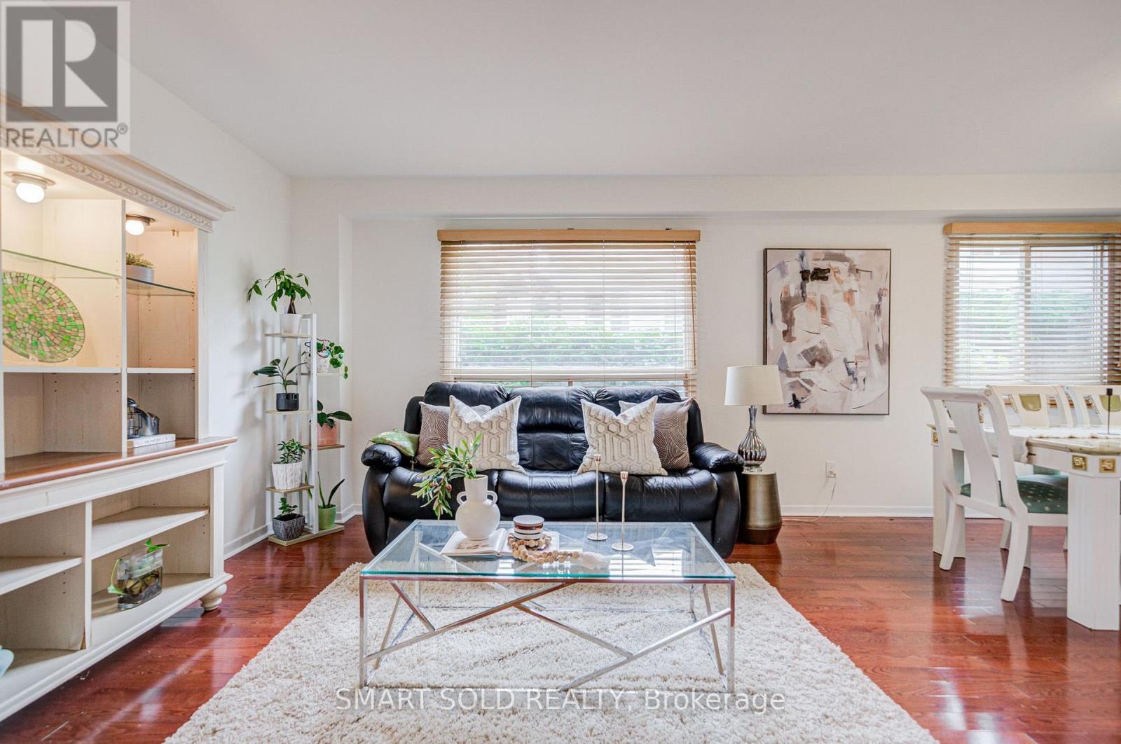 857 Messenger Meadow Drive, Mississauga, Ontario  L5C 3T1 - Photo 7 - W13709054