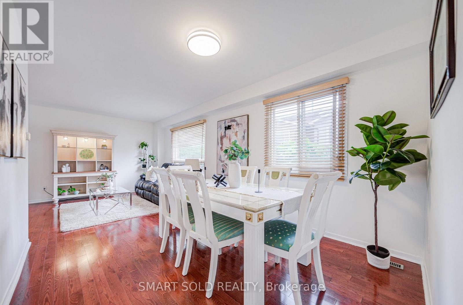 857 Messenger Meadow Drive, Mississauga, Ontario  L5C 3T1 - Photo 9 - W13709054